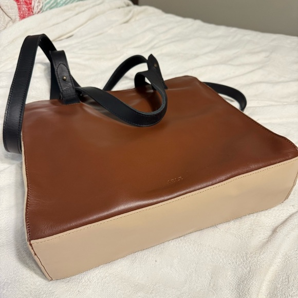 NWT Able Axum Genuine Leather Color Block Zip Top Convertible Crossbody Bag Tote - Picture 9 of 10